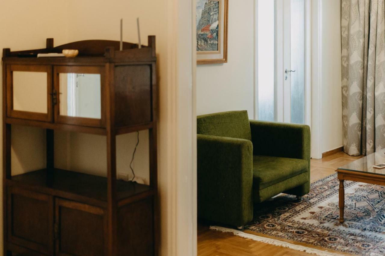 Apartment House, Attiki Metro, *