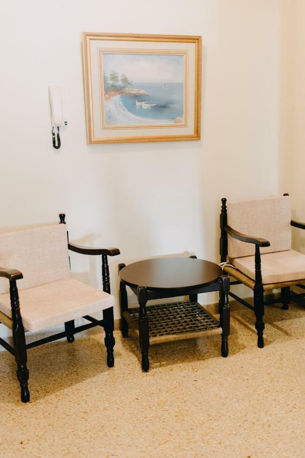 Apartment House, Attiki Metro, *