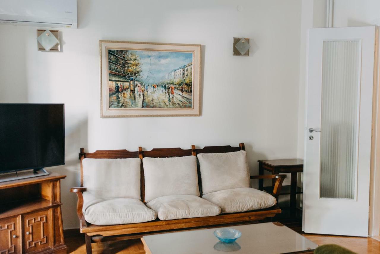 Apartament House, Attiki Metro, Atena